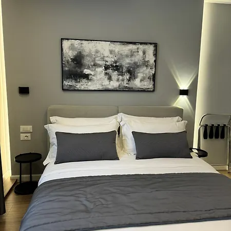 Hotel L'hotel 3*