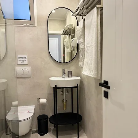 Hotel L'hotel 3*