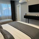 Szálloda L'hotel Tirana
