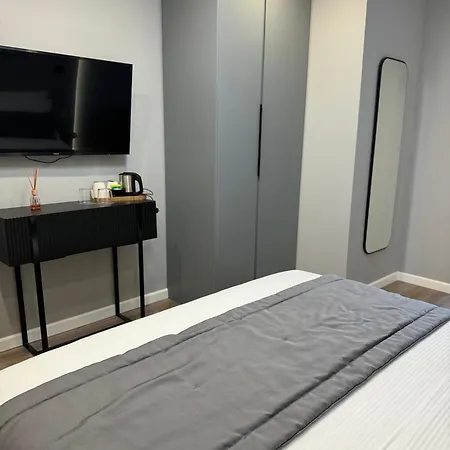 Otel L'hotel 3*
